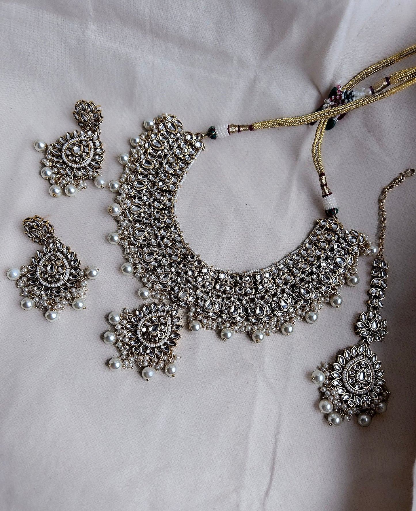 Rani White Statement Necklace (Set of 3 - Necklace, Earrings, Maang Tikka)