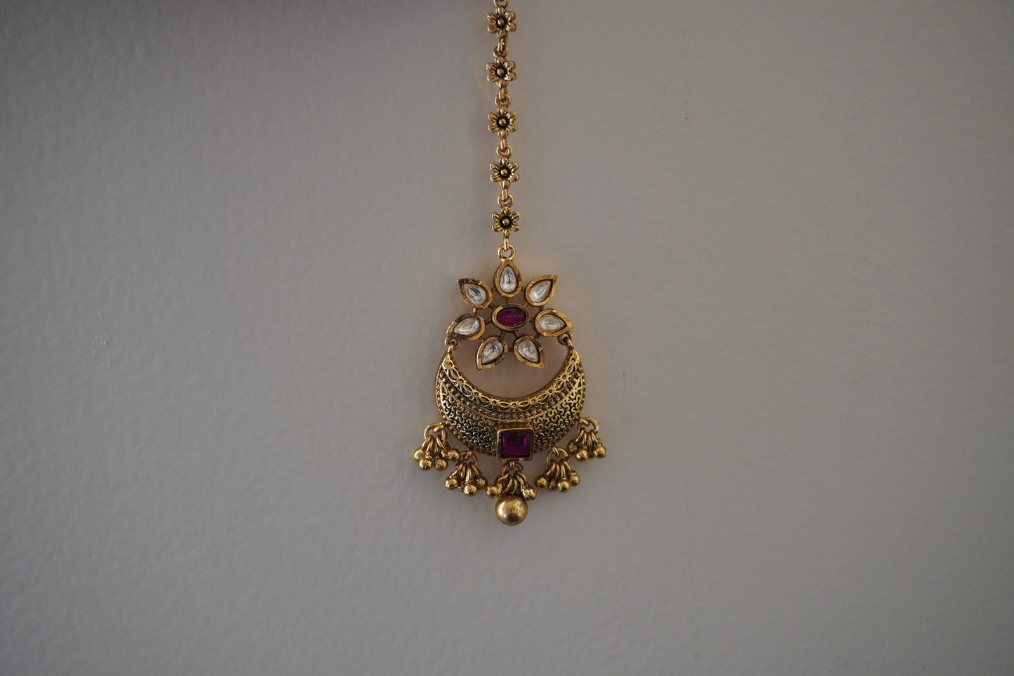 Antique Gold Red Flower Chaand Kundan Maang Tikka