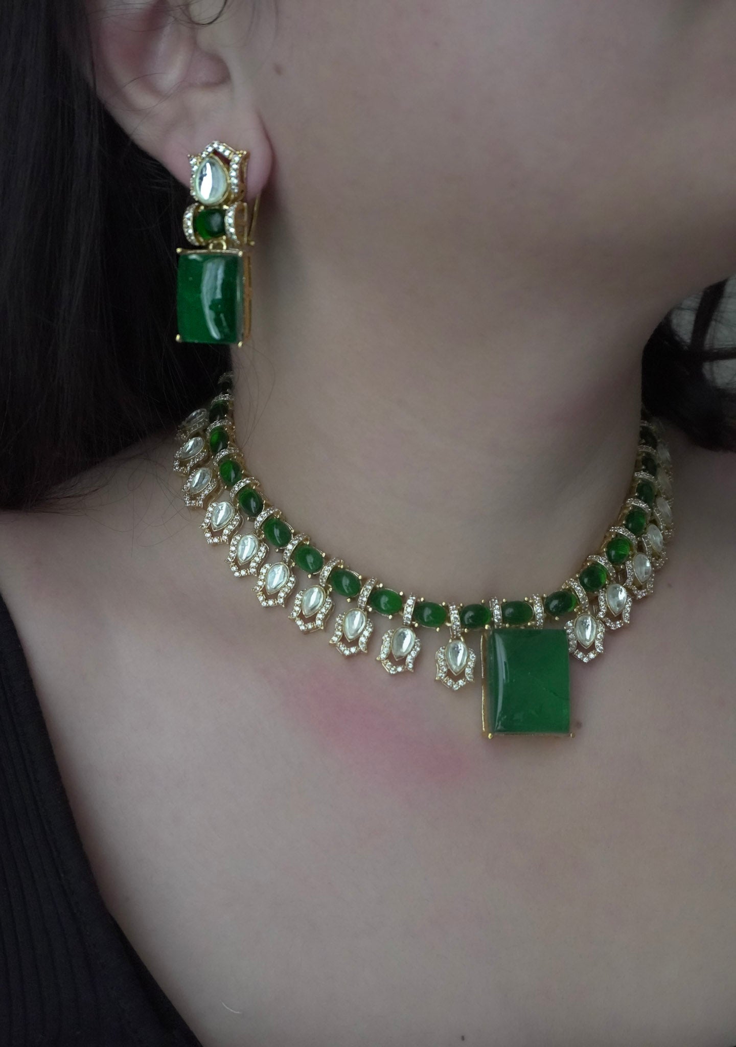 Green Madhuban Diamond Necklace Set (Necklace & Earrings)