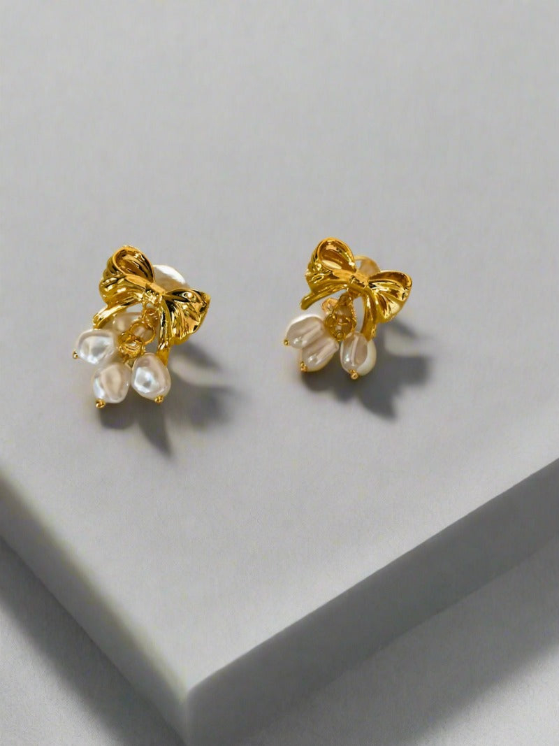 Bow Pearl Drops