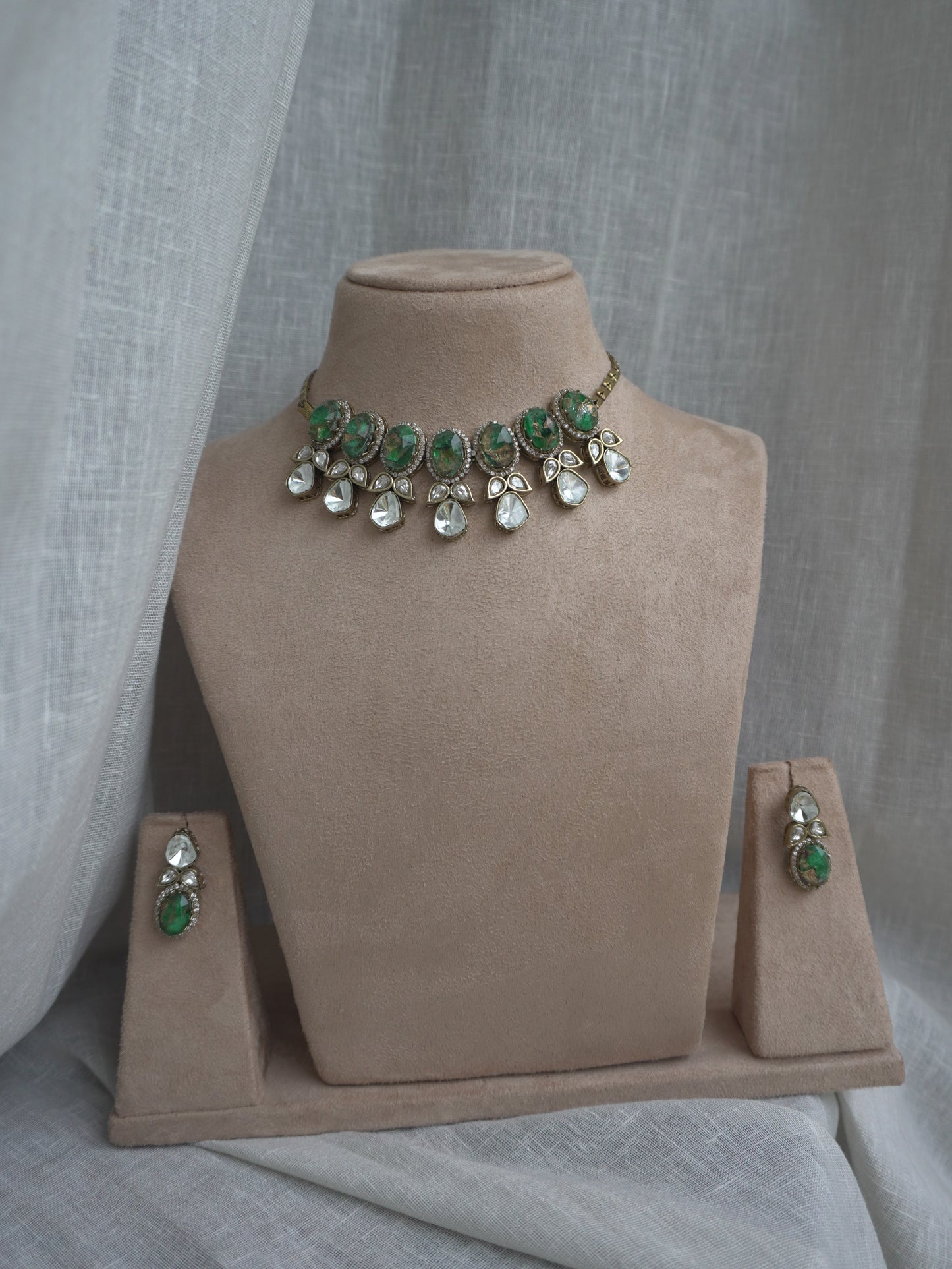 Apsara Choker Necklace Set (Earrings & Necklace)