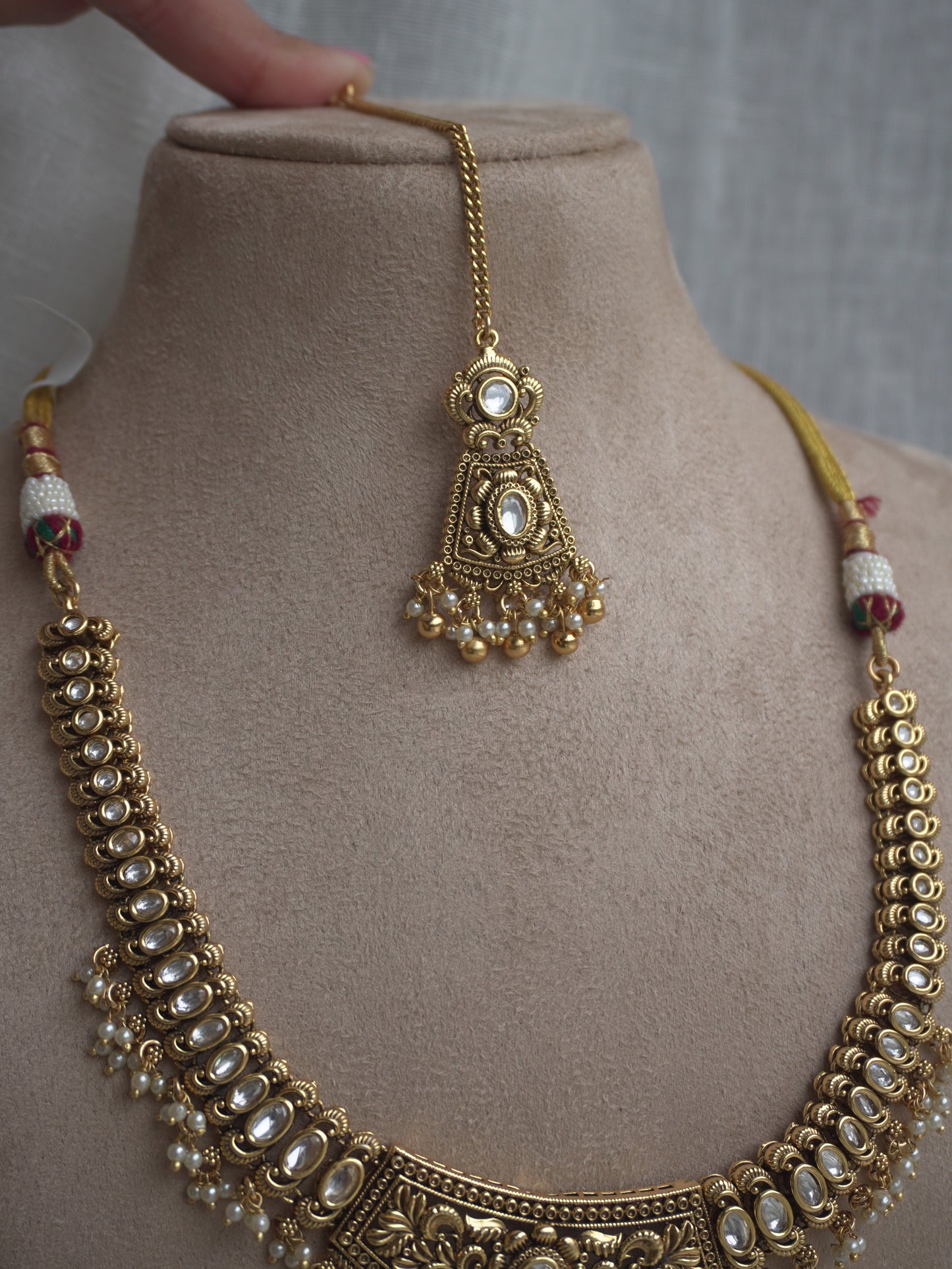 Antique Hasli Necklace Set (Necklace, Earrings & Maang Tikka)