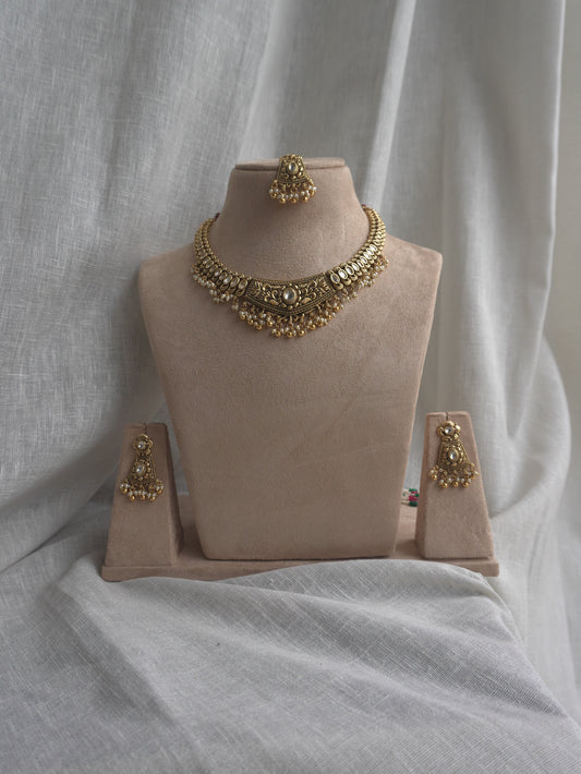 Antique Hasli Necklace Set (Necklace, Earrings & Maang Tikka)