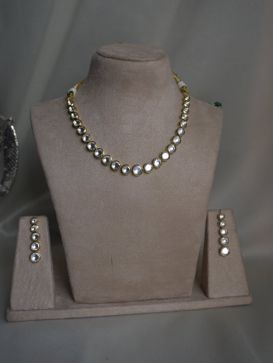 Naira Kundan Necklace Set (Necklace & Earrings)