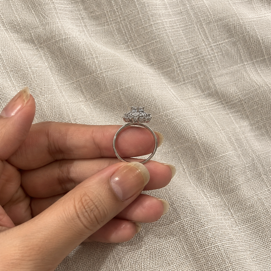 Odette Baguette Halo Ring