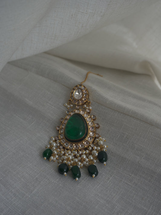 Emerald Kundan Keri Necklace Set (Maang Tikka, Earrings & Necklace)