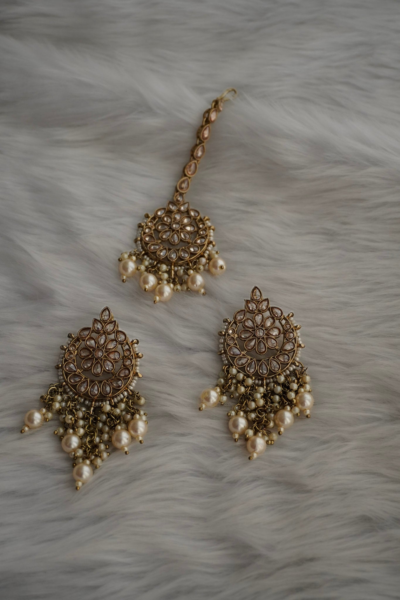 Pakistani Gold Earrings & Maang Tikka Set