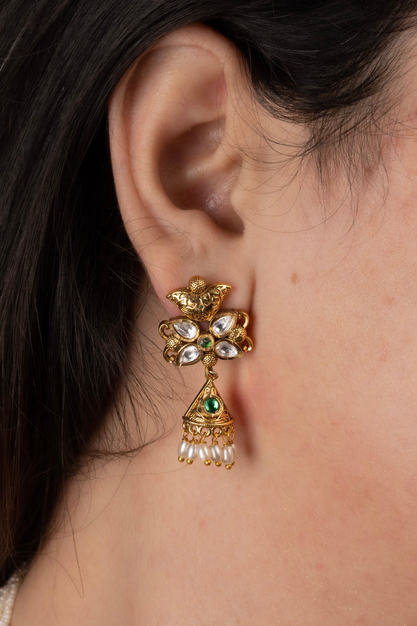 Barik Pearl Emerald Necklace Set (Earrings & Necklace)