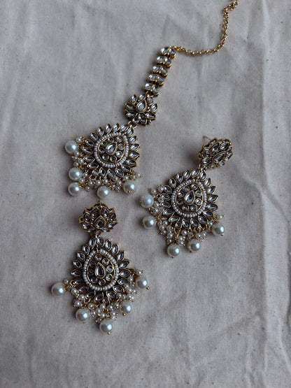 Rani White Statement Necklace (Set of 3 - Necklace, Earrings, Maang Tikka)