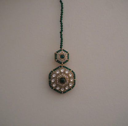 Green Heeya Kundan Pearl Necklace (Necklace, Earrings, Maang Tikka)