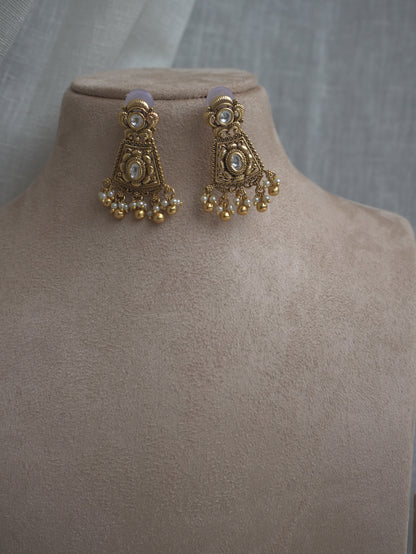 Antique Hasli Necklace Set (Necklace, Earrings & Maang Tikka)