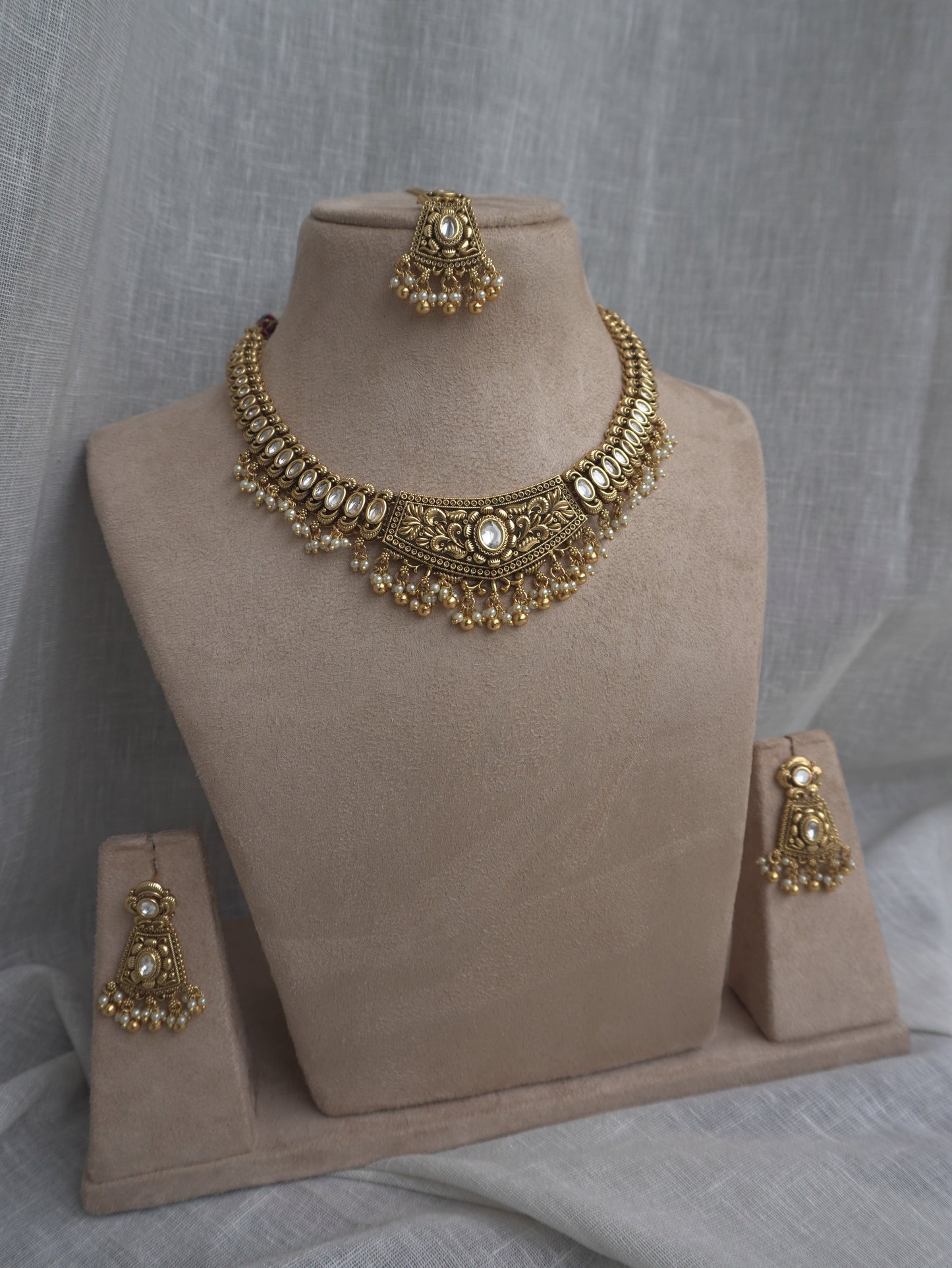 Antique Hasli Necklace Set (Necklace, Earrings & Maang Tikka)