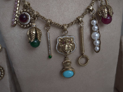 Charm Heritage Necklace Set
