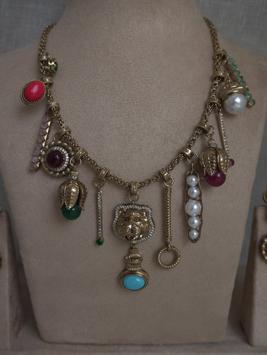 Charm Heritage Necklace Set