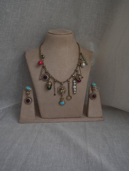 Charm Heritage Necklace Set