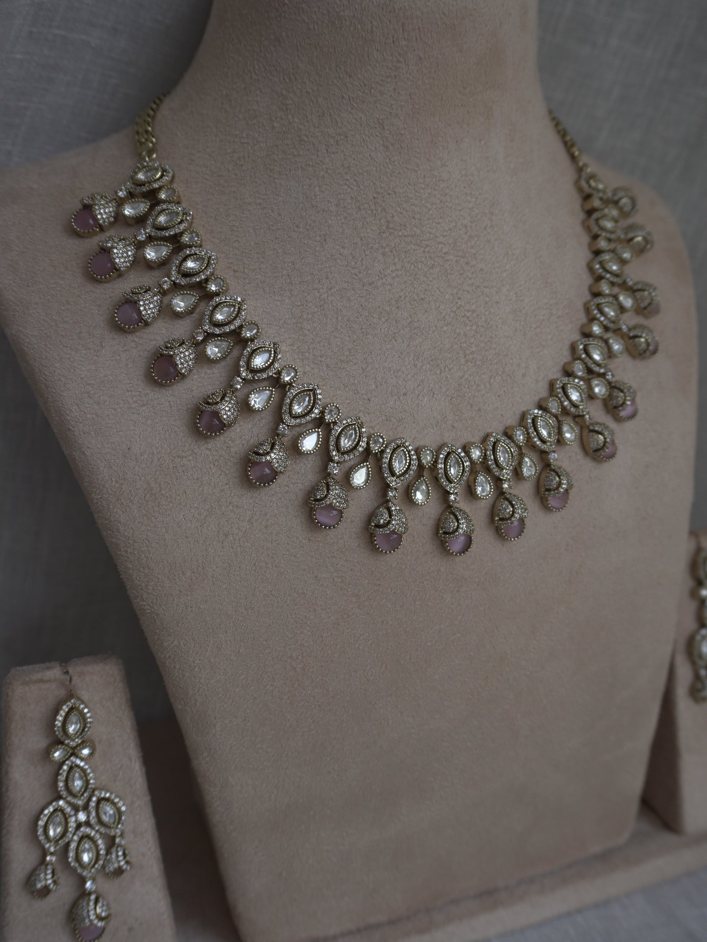 Pastel Pink Teardrop Necklace Set
