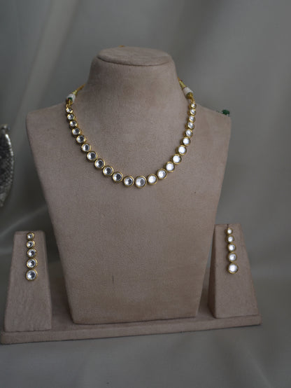 Naira Kundan Necklace Set (Necklace & Earrings)