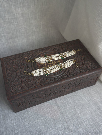 Meera Polki Pearl Kaan Chain