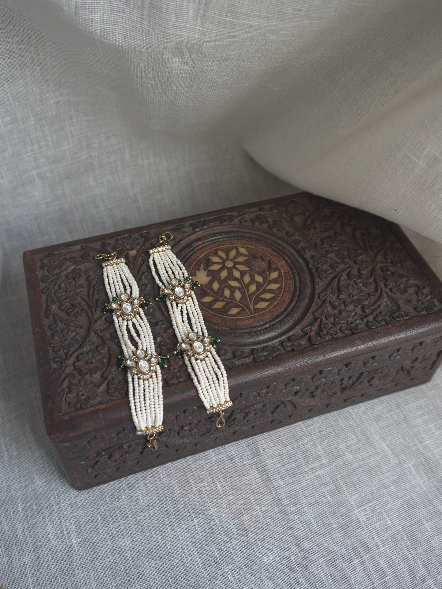 Meera Polki Pearl Kaan Chain