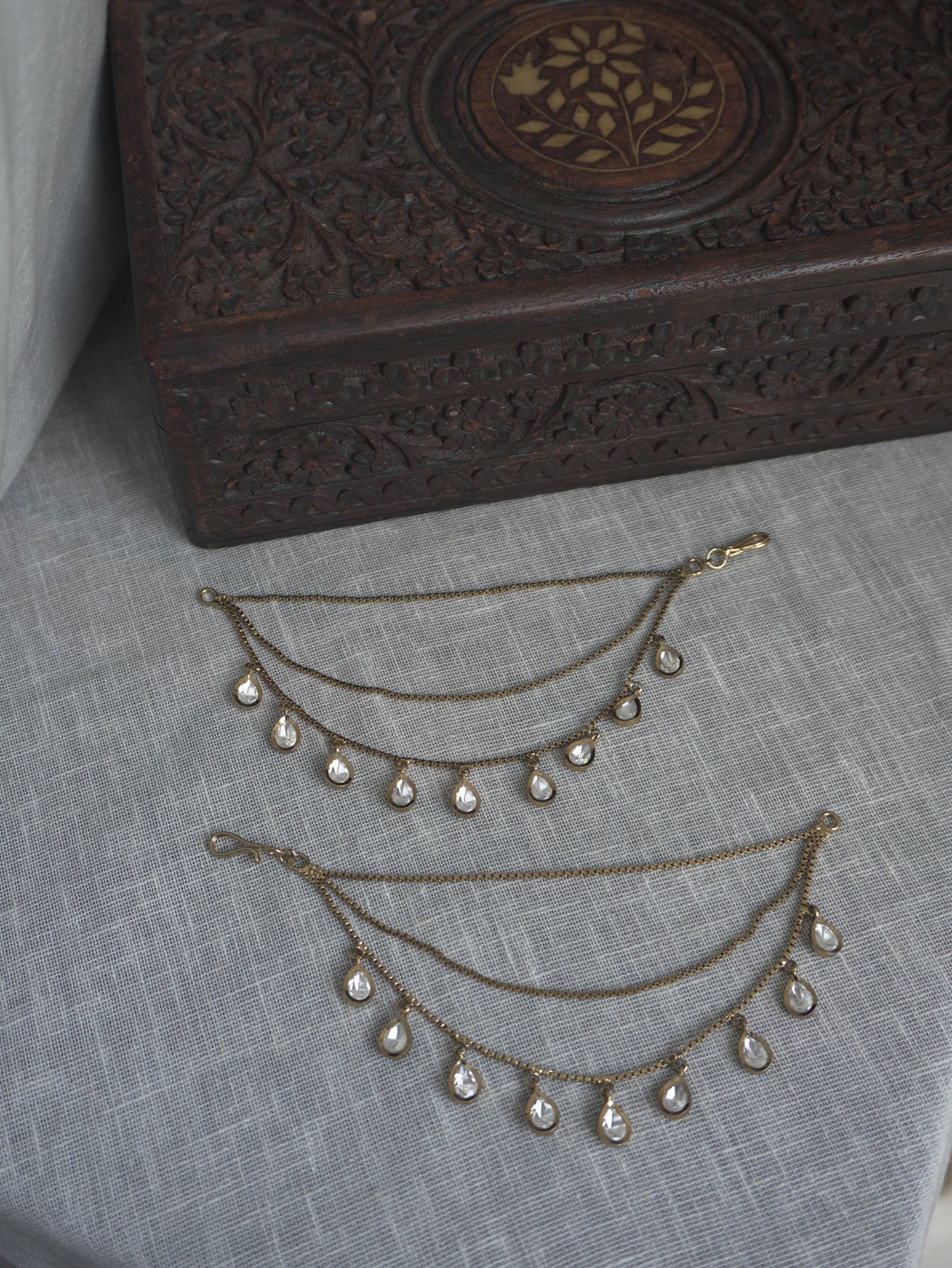 Saanvi Tear Polki Kaan Chain