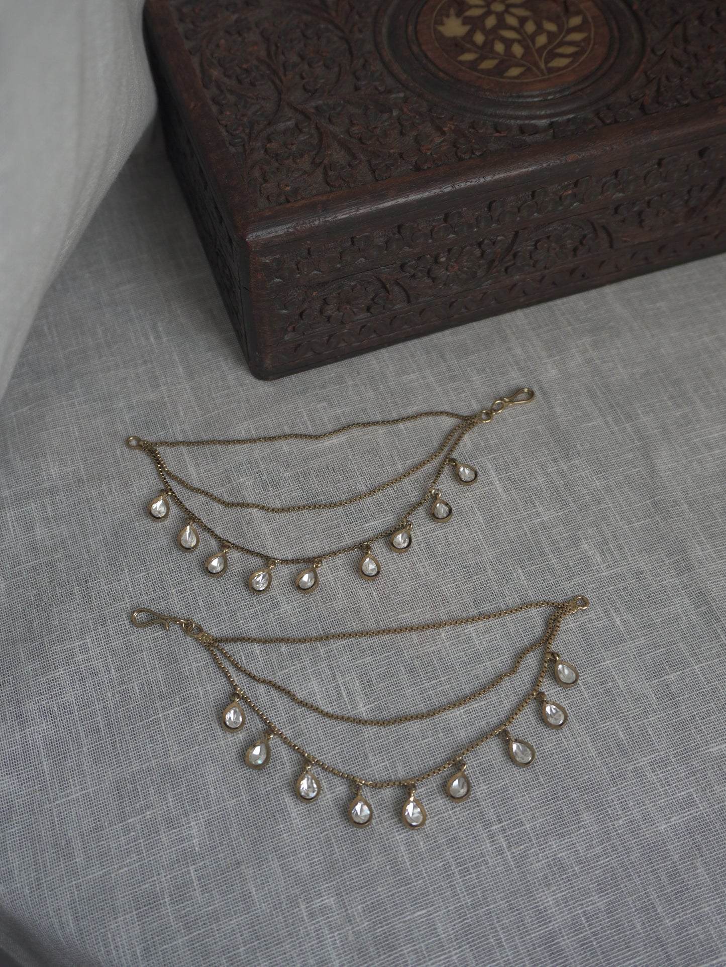 Saanvi Tear Polki Kaan Chain