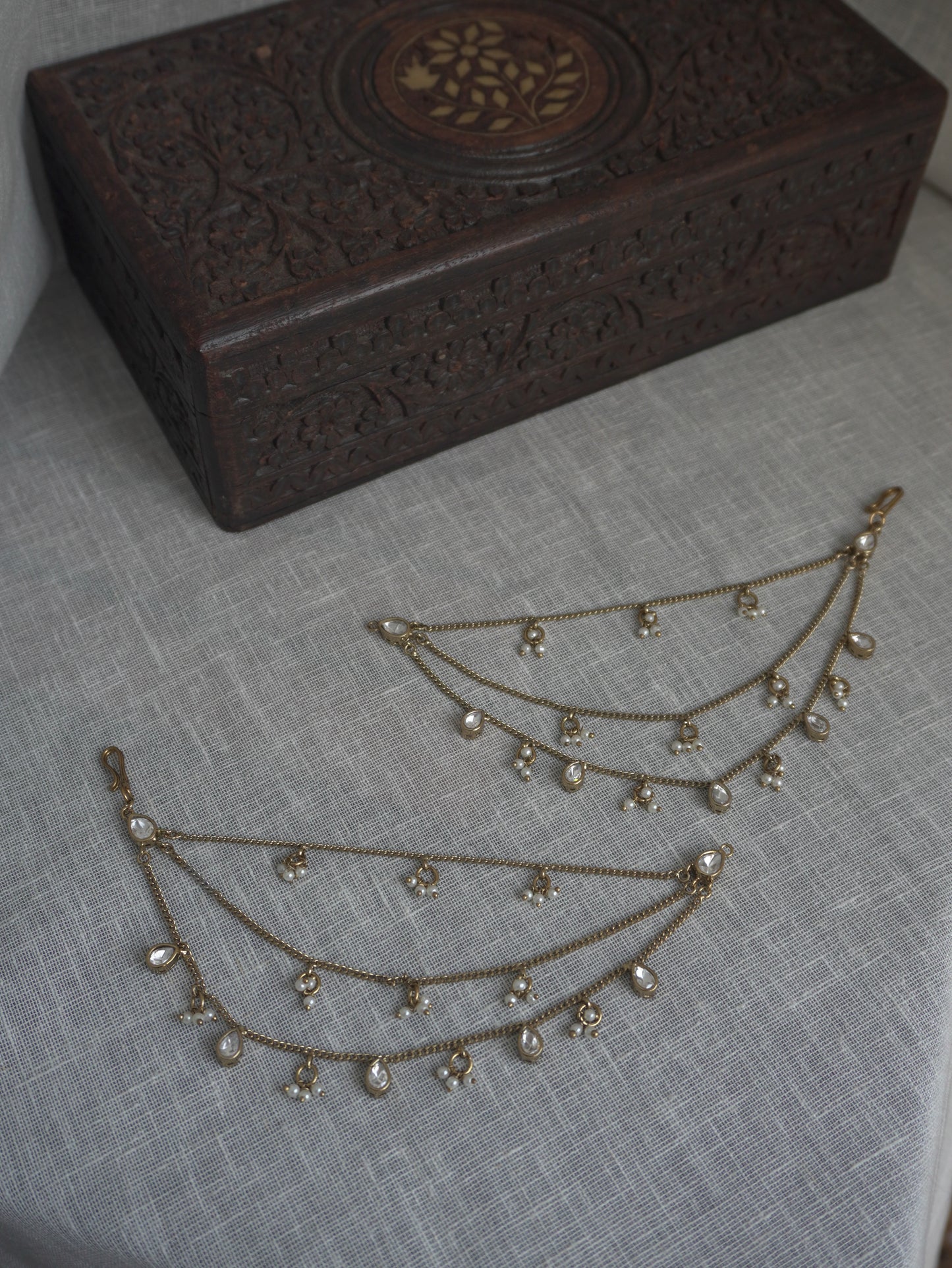 Saanvi Tear Polki Kaan Chain