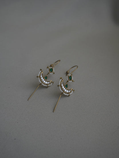 Ishitha Crescent Ear Cuff