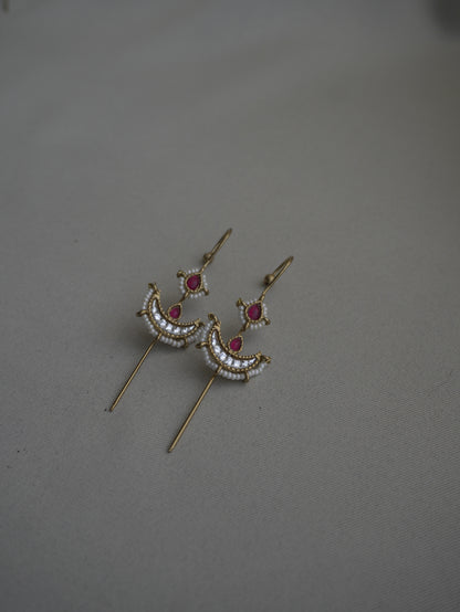 Ishitha Crescent Ear Cuff