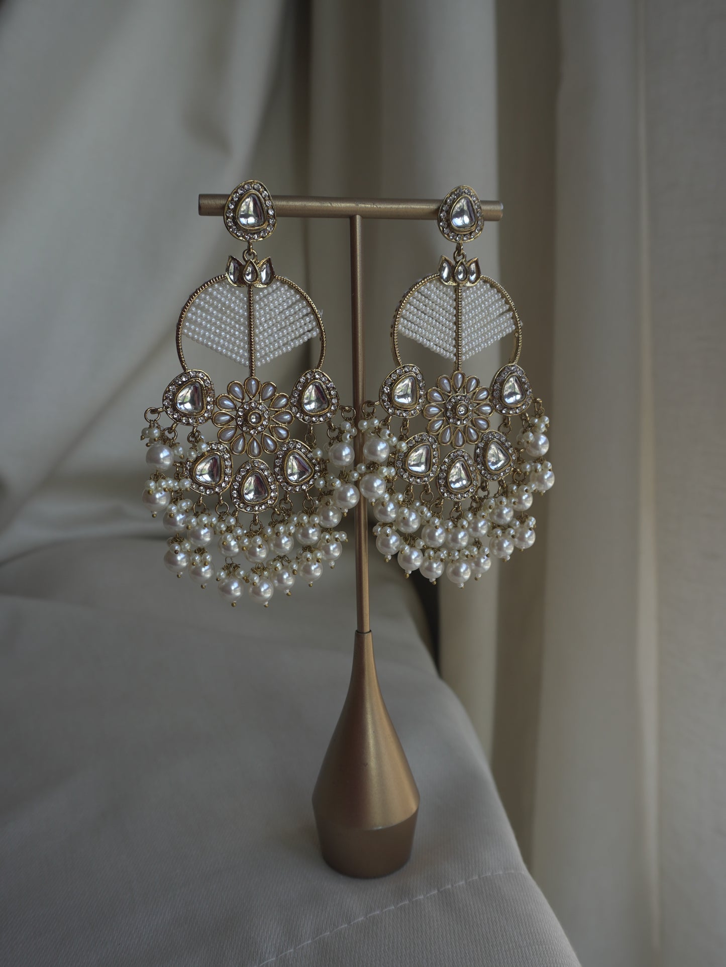 Ruhi White Pearl Earrings