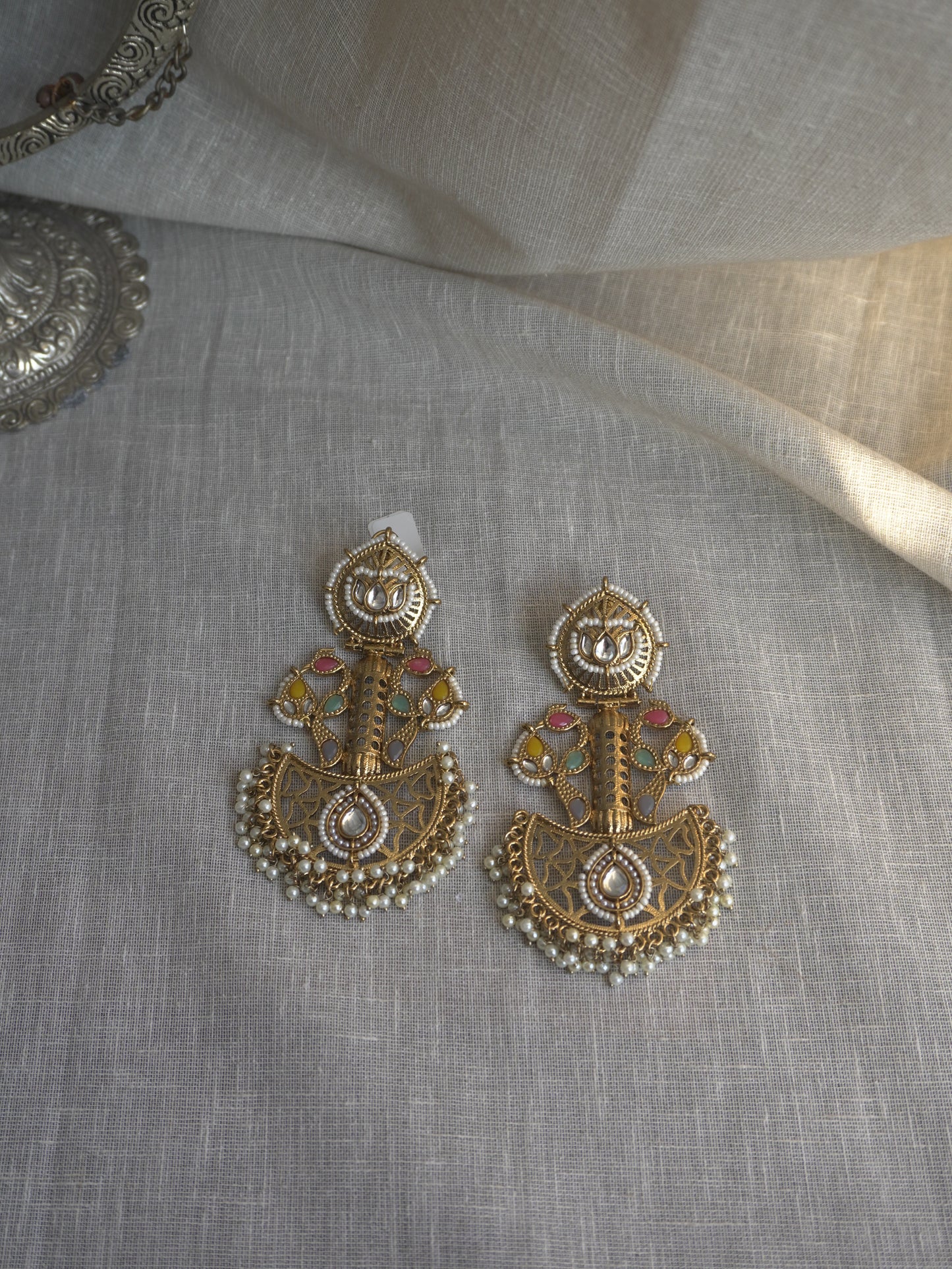 Aarohi Antique Pearl Chandbaali