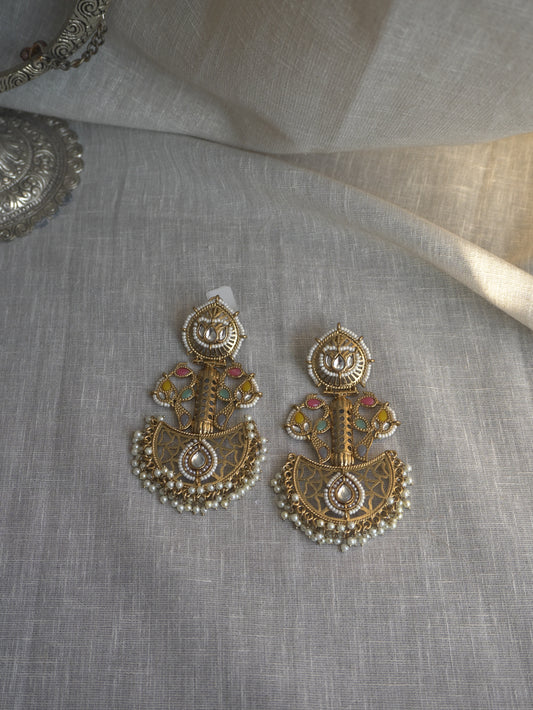 Aarohi Antique Pearl Chandbaali