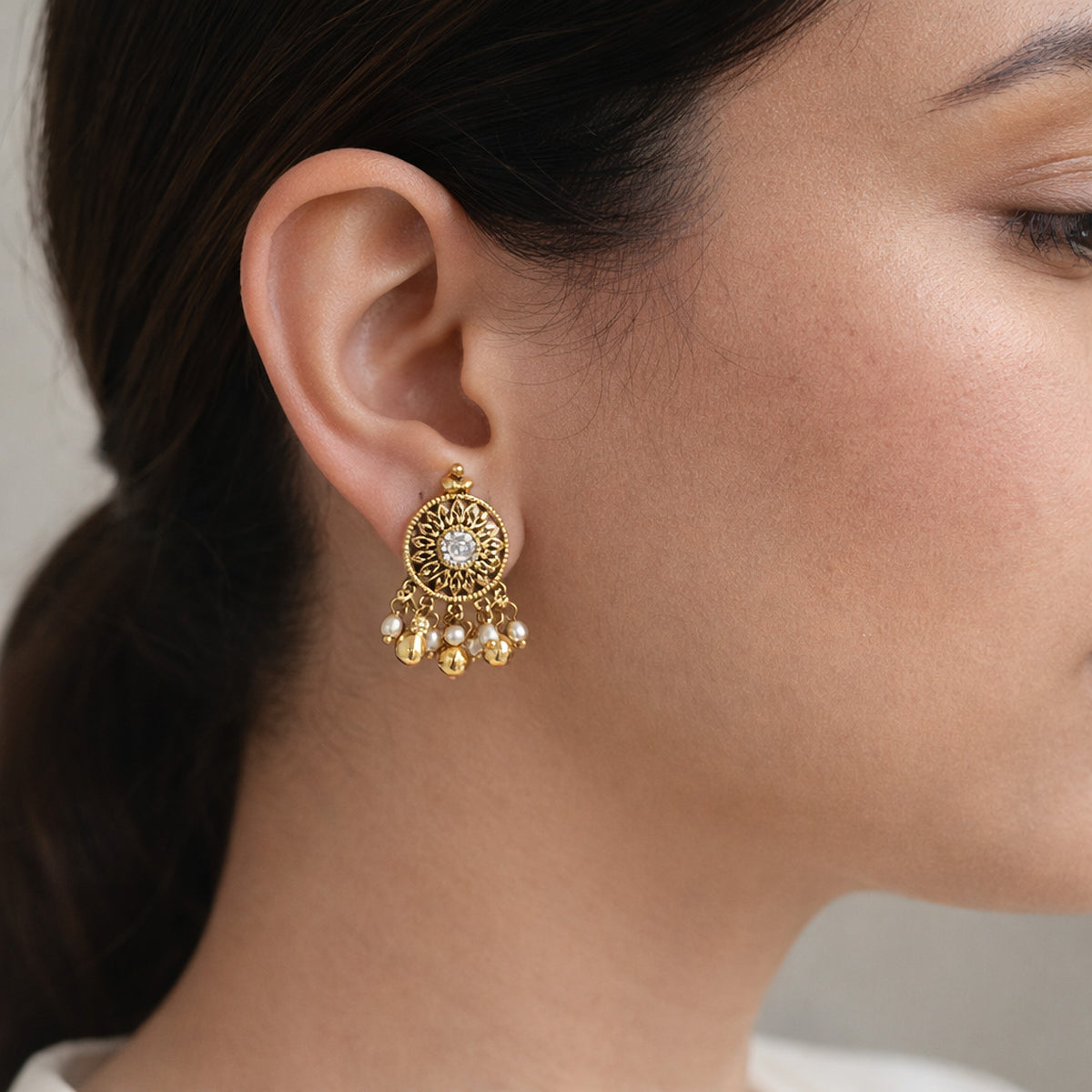 White Sevanti Kundan Stud Earrings with Drops