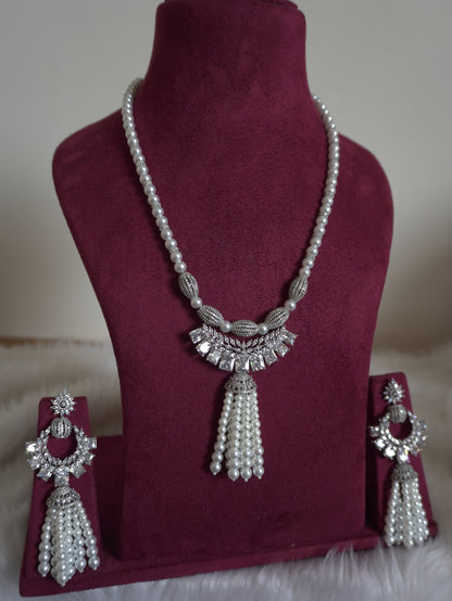 Vivienne Pearl Tassel Necklace Set (Necklace & Earrings)