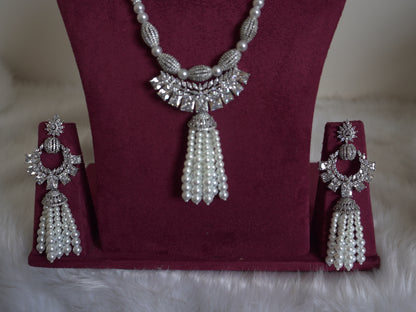 Vivienne Pearl Tassel Necklace Set (Necklace & Earrings)