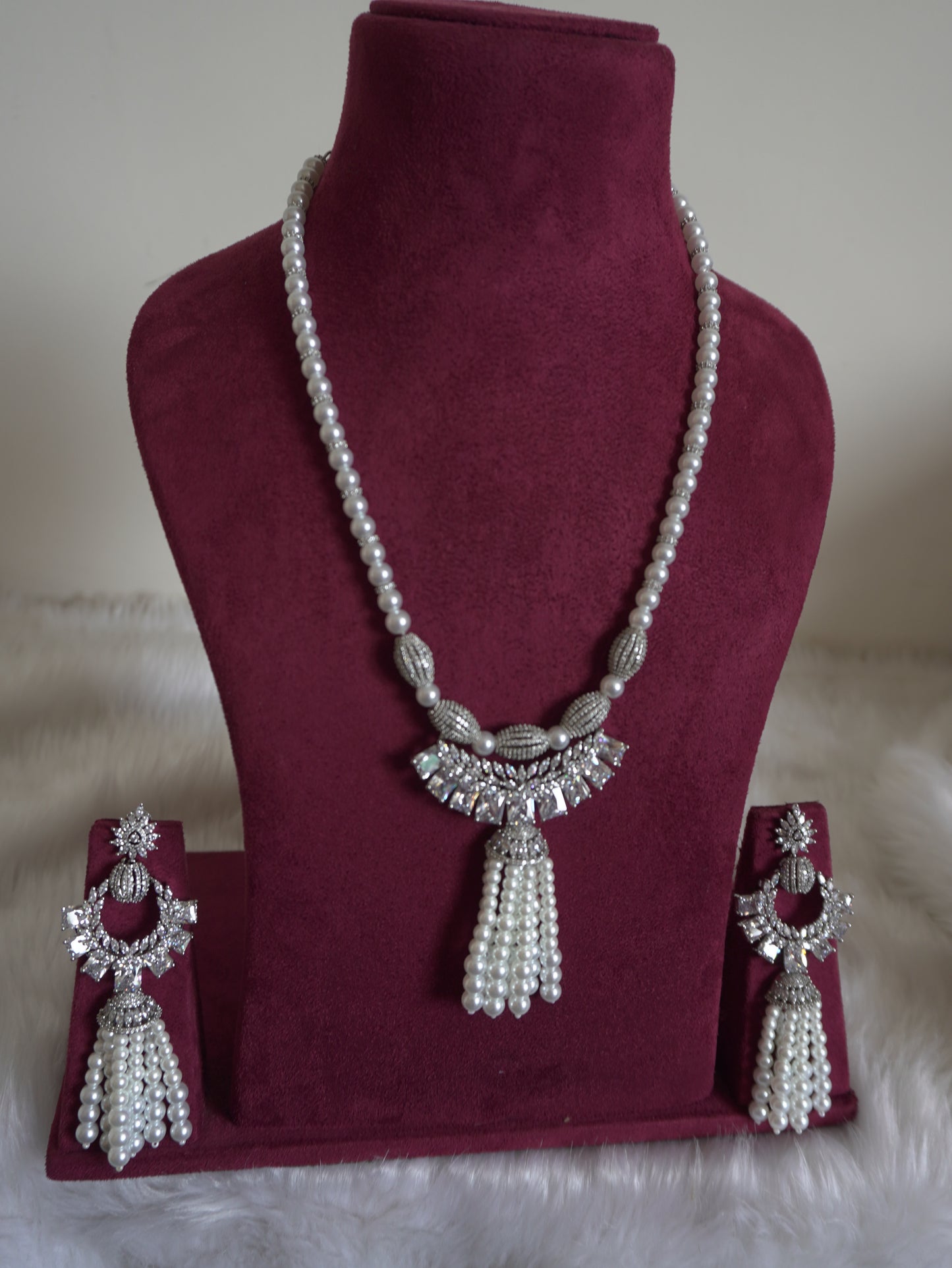 Vivienne Pearl Tassel Necklace Set (Necklace & Earrings)