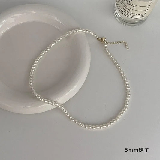 Minimal Pearl Necklace
